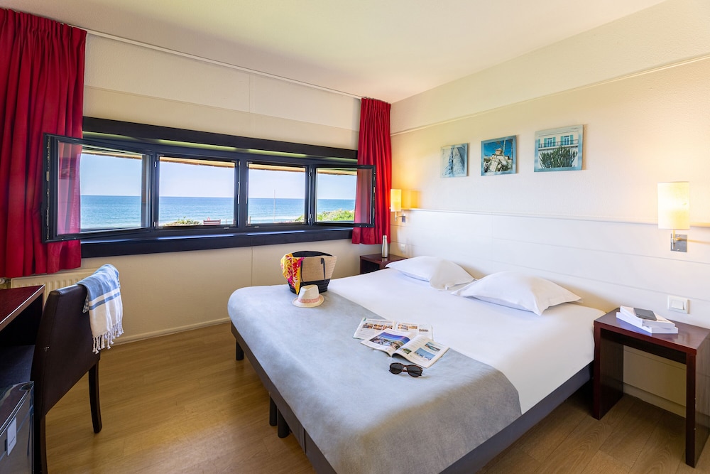 Classic Double Room, 1 Bedroom, Sea View photo 3
