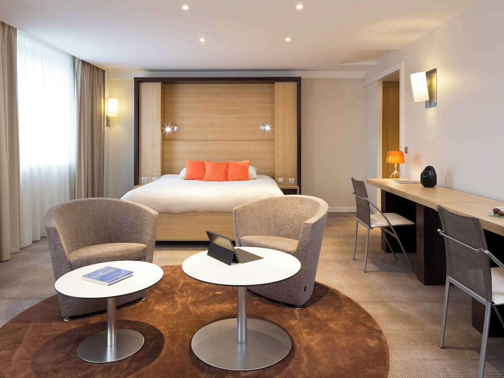 Suite, 1 Double Bed with Sofa bed photo 1