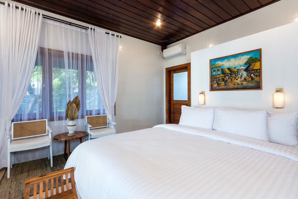 3 Bedroom Beachfront Pool Villa photo 1