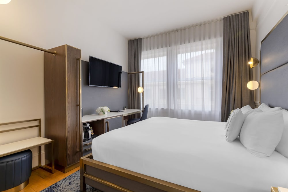 Executive Room, 1 King Bed photo 1