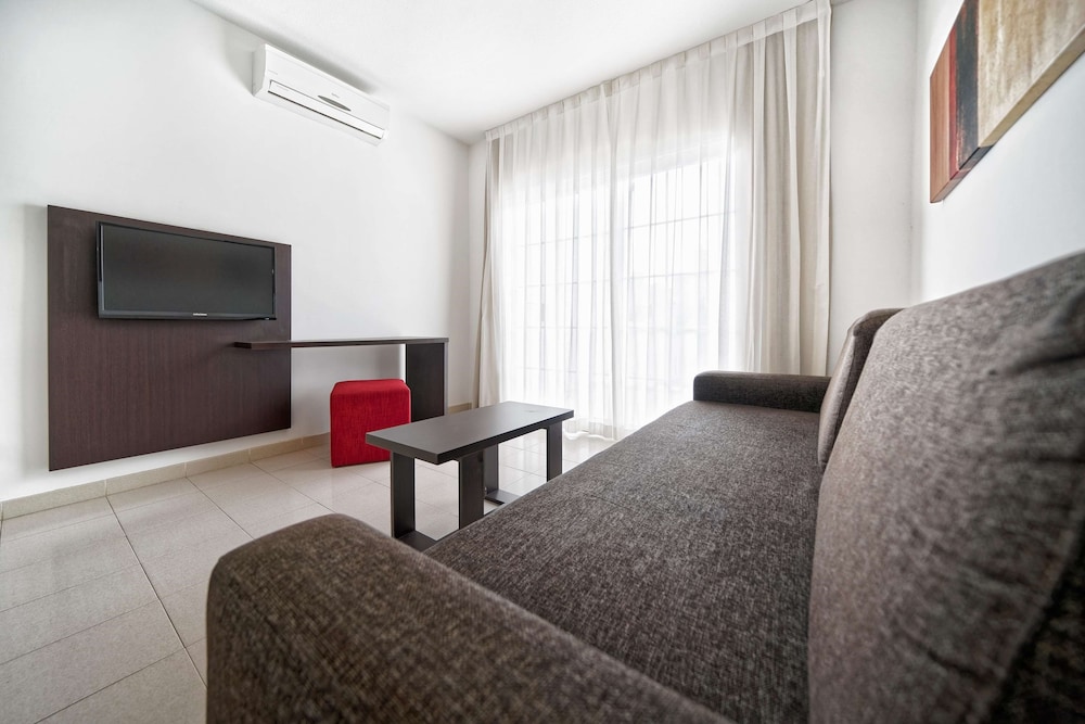 Apartment, 2 Bedrooms (4 Adults And 1 Child) photo 2