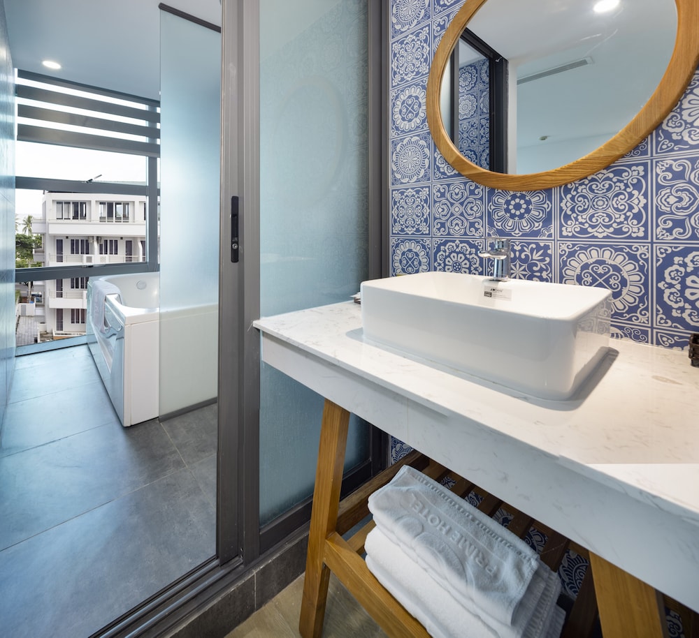 Classic Suite, Sea View - Photo 10