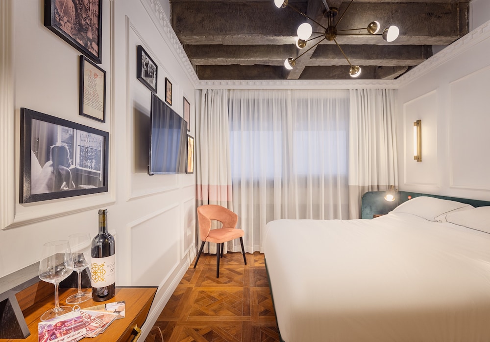 Classic Double or Twin Room, City View photo 1