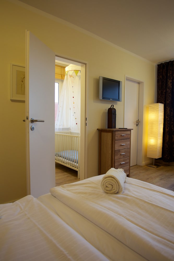 Family Room, 1 Bedroom, Kitchenette photo 3