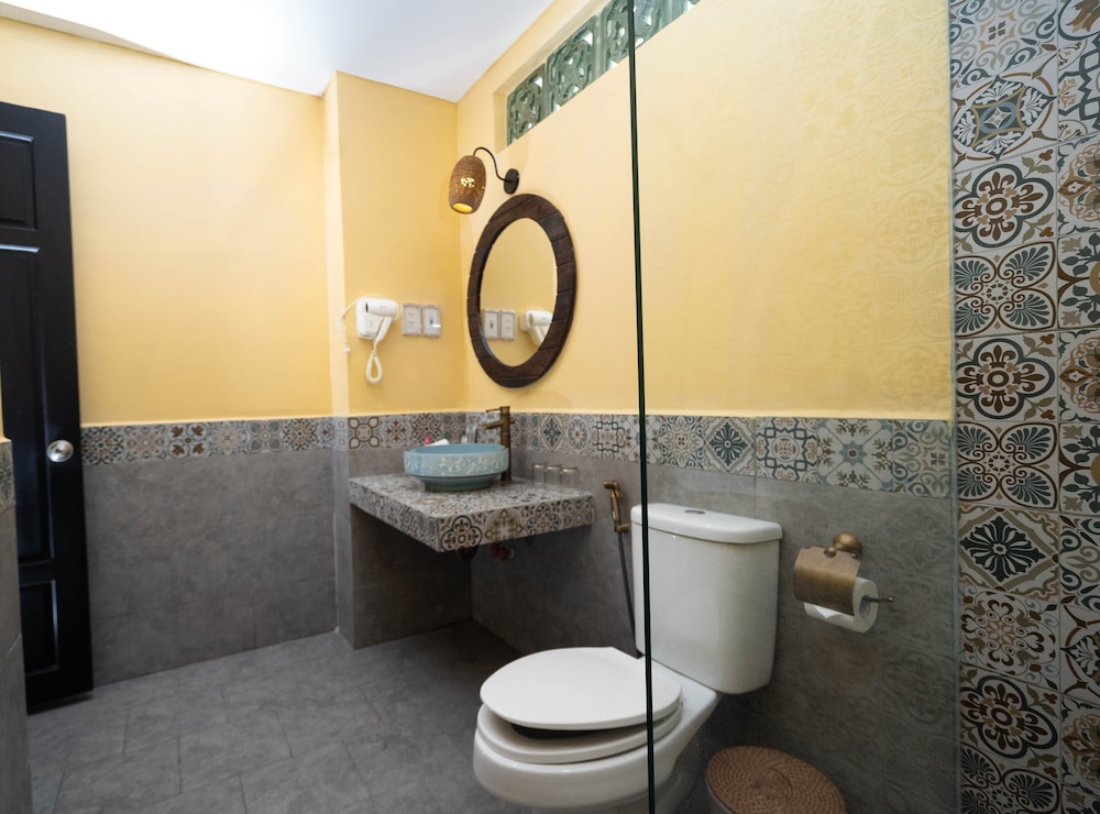 Deluxe Double Room - Photo 16