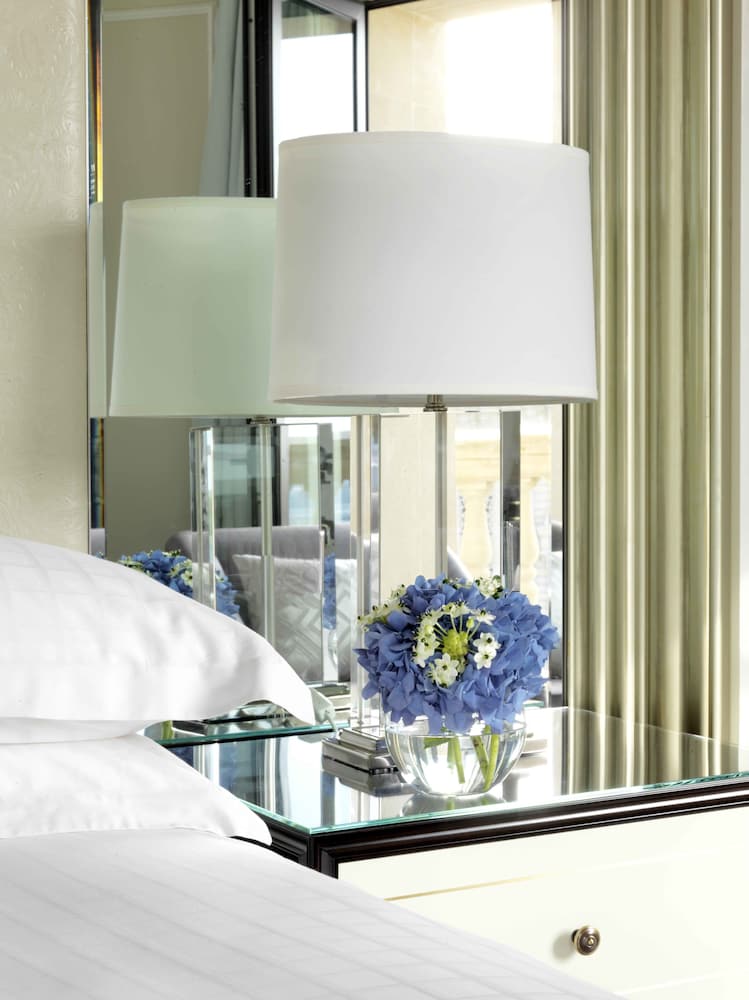 Premier Room, 1 King Bed, Park View - Photo 1
