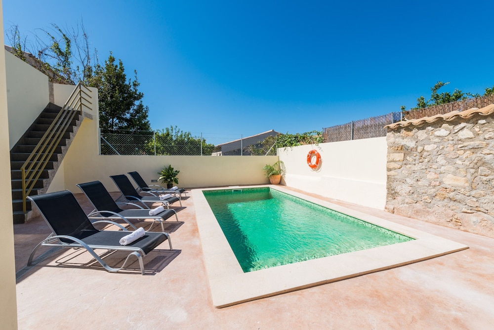Villa photo 3