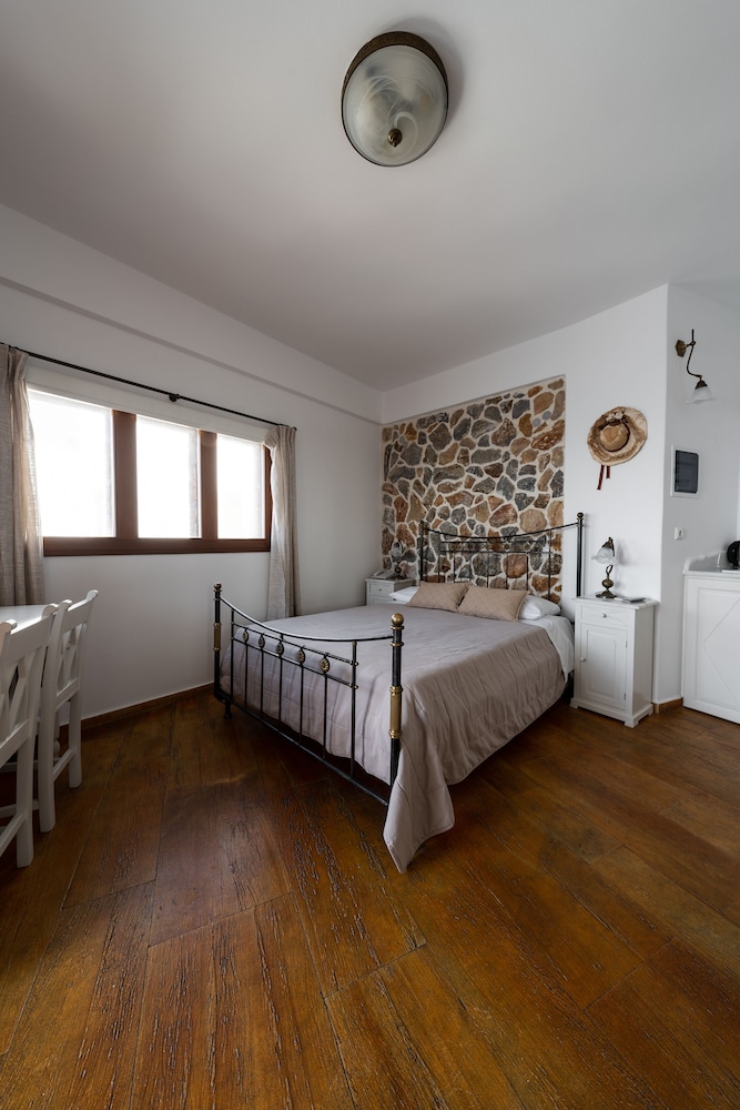 Studio (Katerina Caldera view)