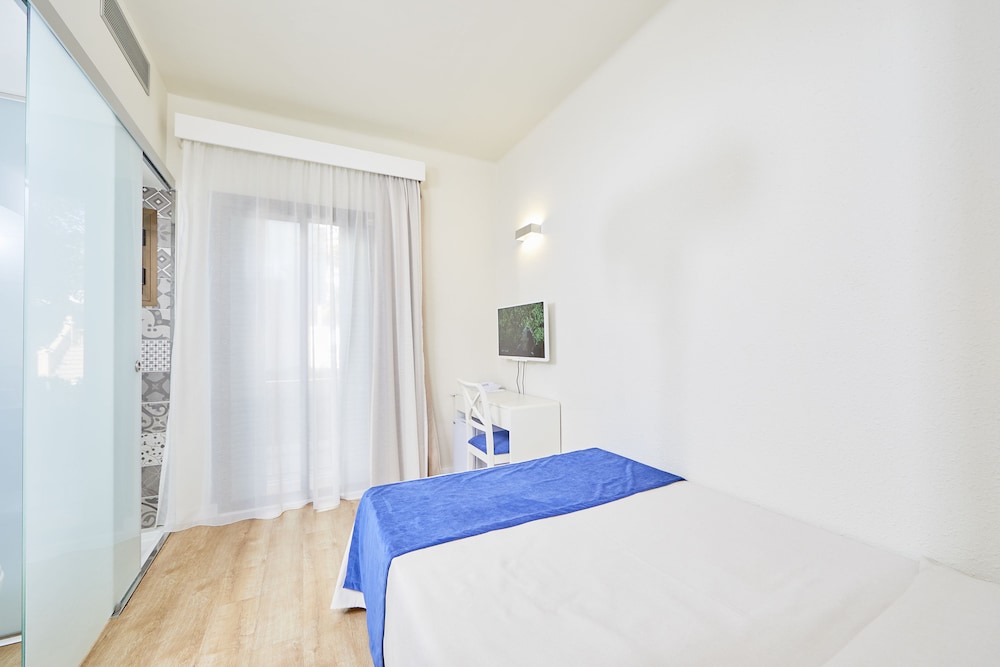 Basic Room, 1 Double Bed