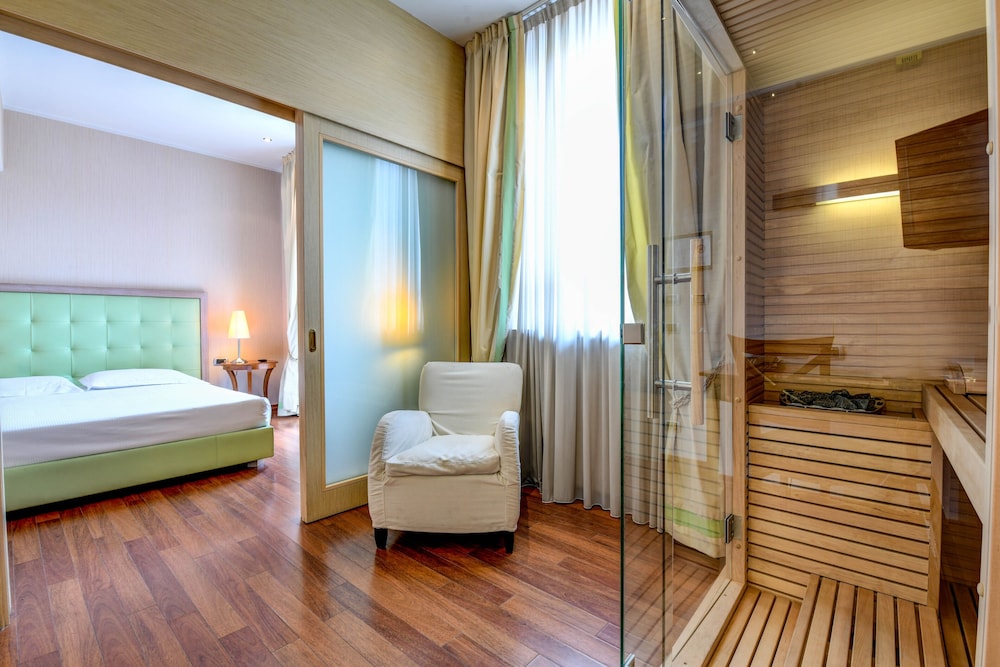 Comfort Suite, Sauna (and hydromassage bathtub) - Photo 1