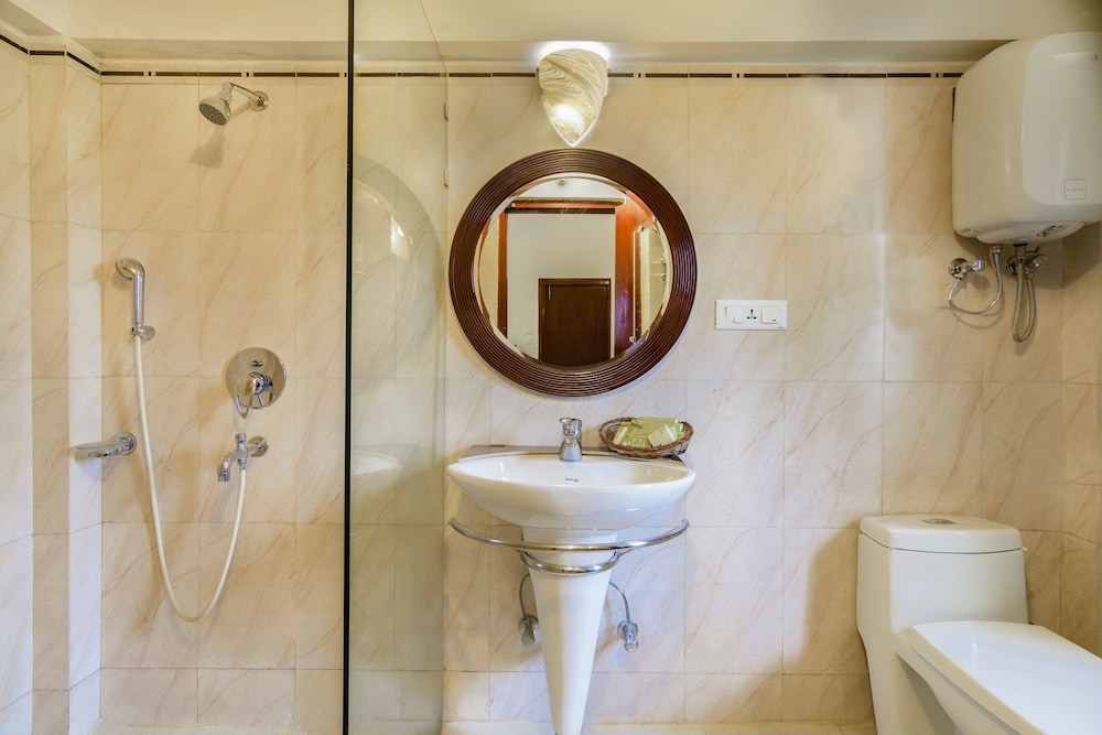Premium Twin Room - Photo 7