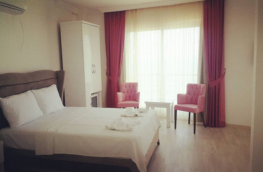 Standard Triple Room, Smoking, Sea View photo 1