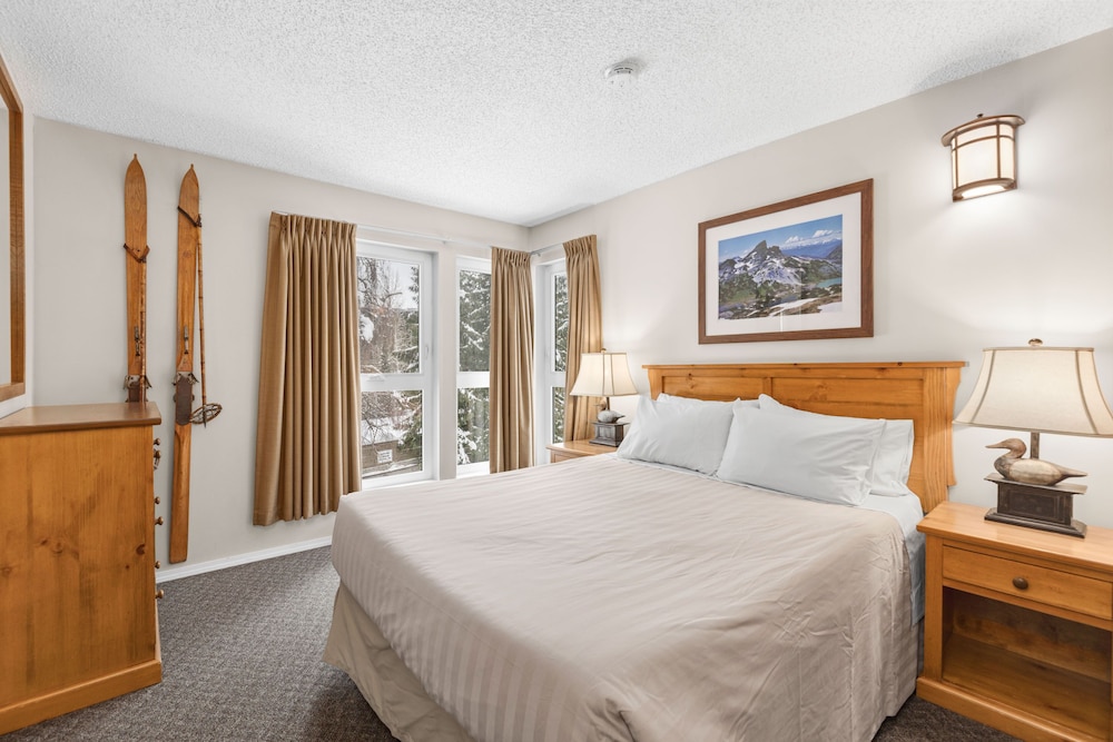 Suite, 2 Bedrooms - Photo 3