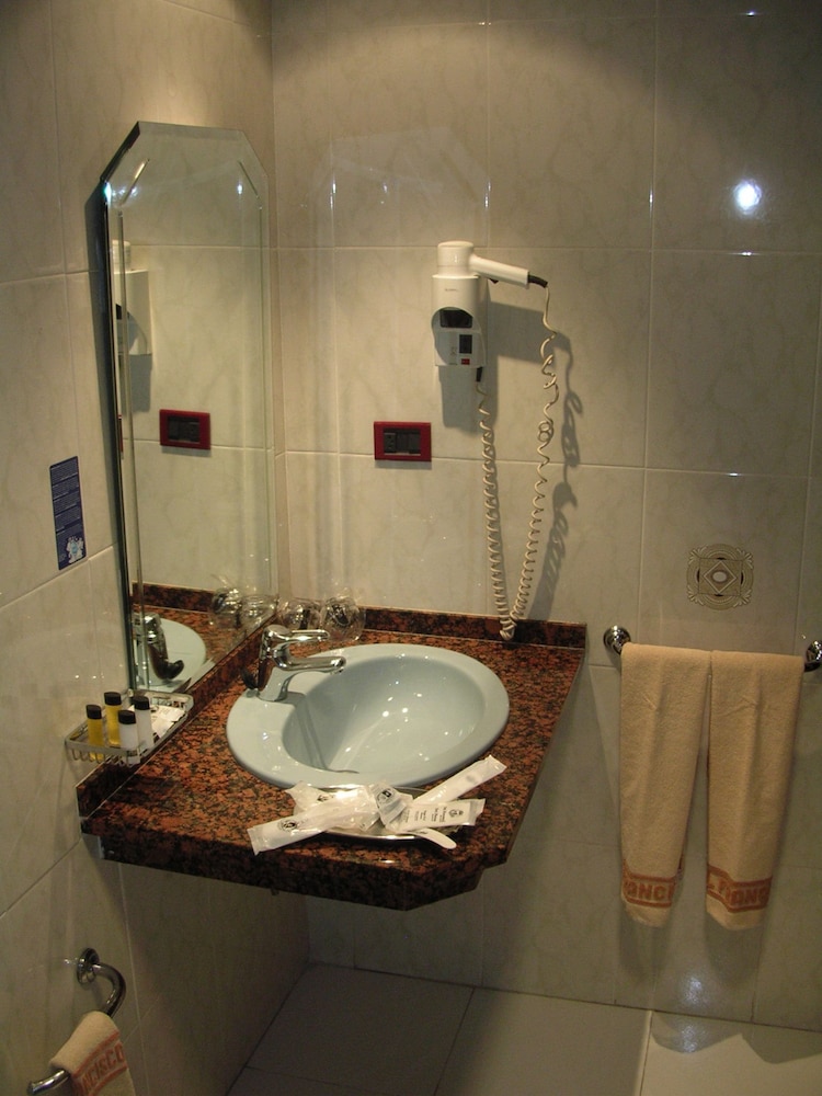 Triple Room - Photo 5
