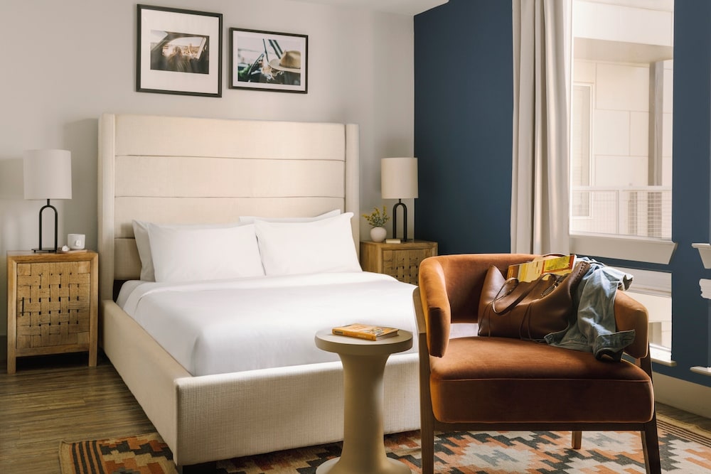 Superior Studio, 1 Queen Bed