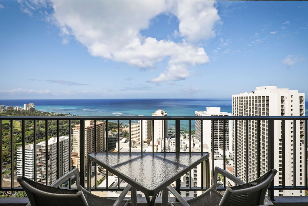 Deluxe Suite, 1 Bedroom, Ocean View thumbnail 6