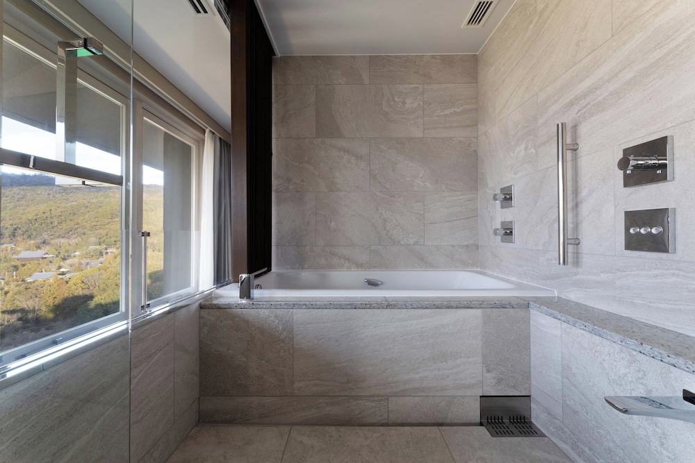 Junior Suite, 1 King Bed (View) - Photo 23