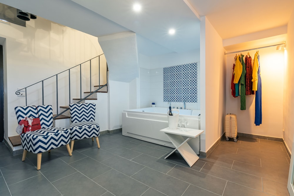 Romantic Room, Hot Tub