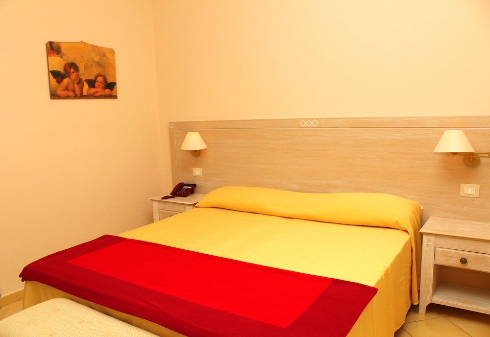 Superior Triple Room photo 2