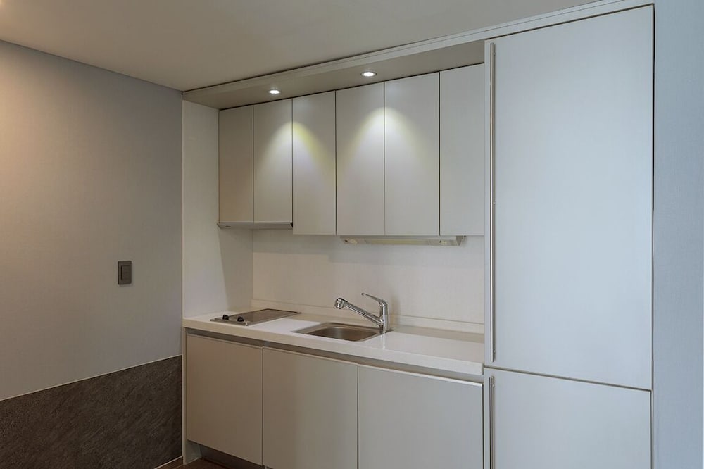 Deluxe King Ocean View - Photo 5