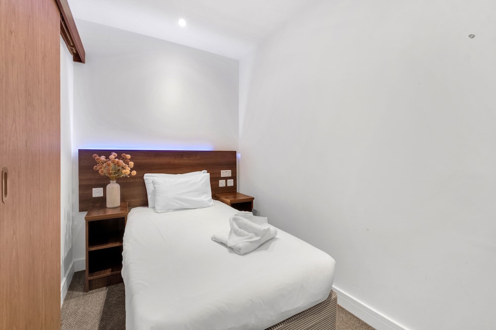 Single Room, Ensuite (No Window)
