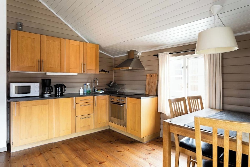 Traditional Cottage, 2 Bedrooms - Photo 10