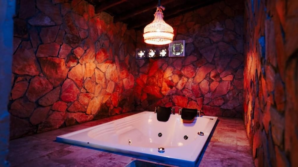 Romantic Studio Suite photo 2