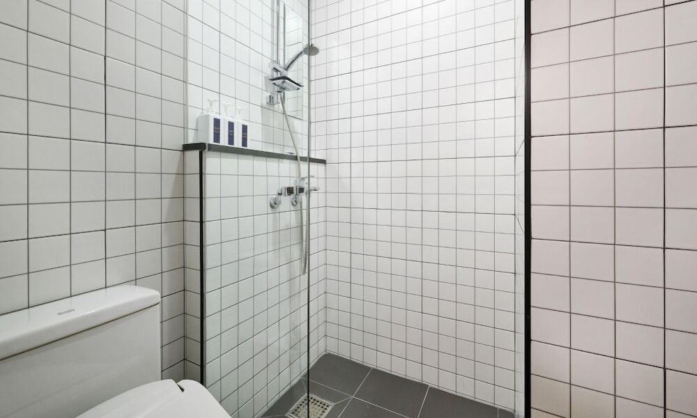 Standard Room (Single Use) - Photo 10