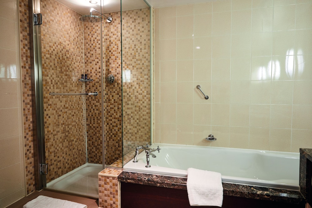 Premier Suite - Photo 4