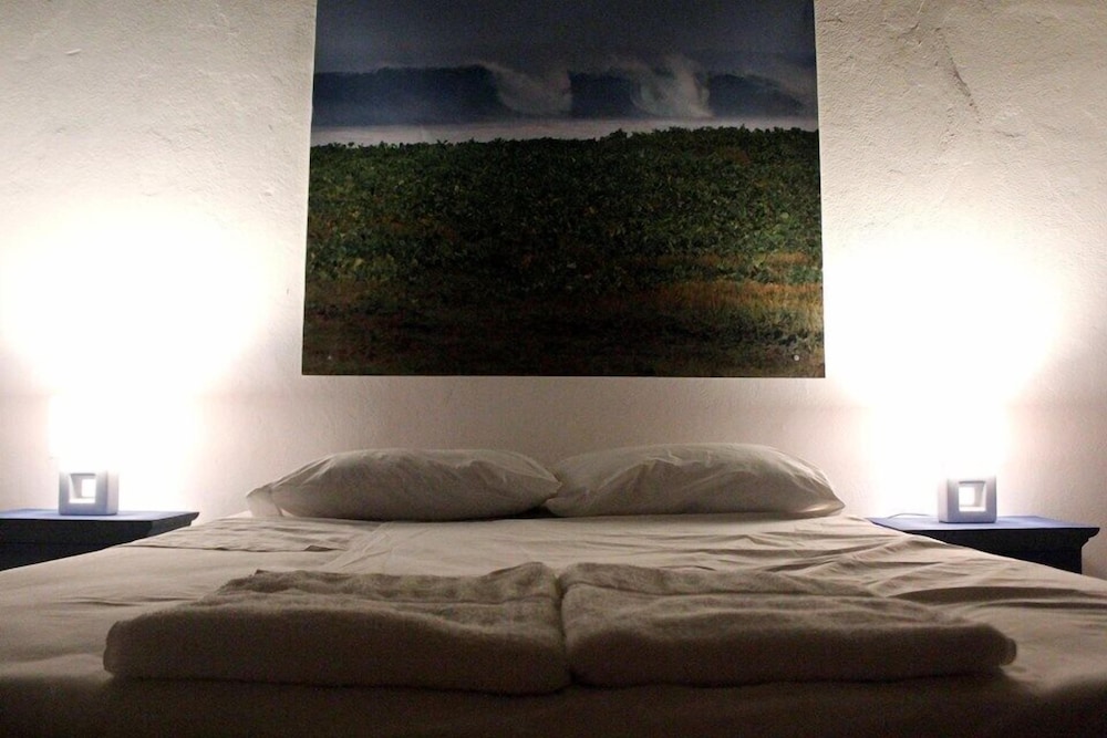 Standard Room, 1 Queen Bed, Private Bathroom photo 3