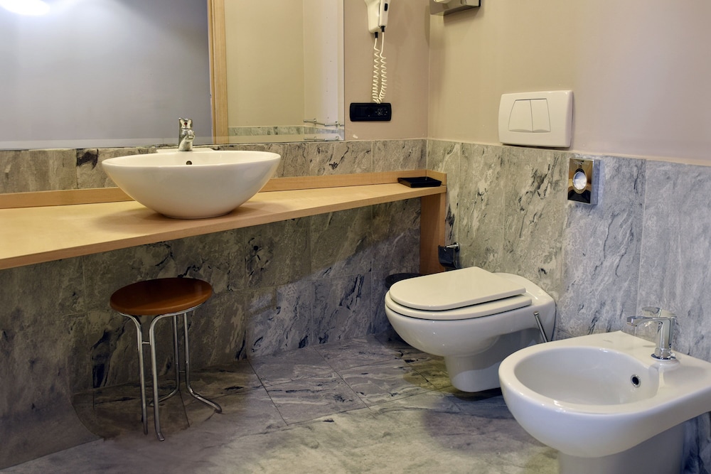 Superior Suite - Photo 3