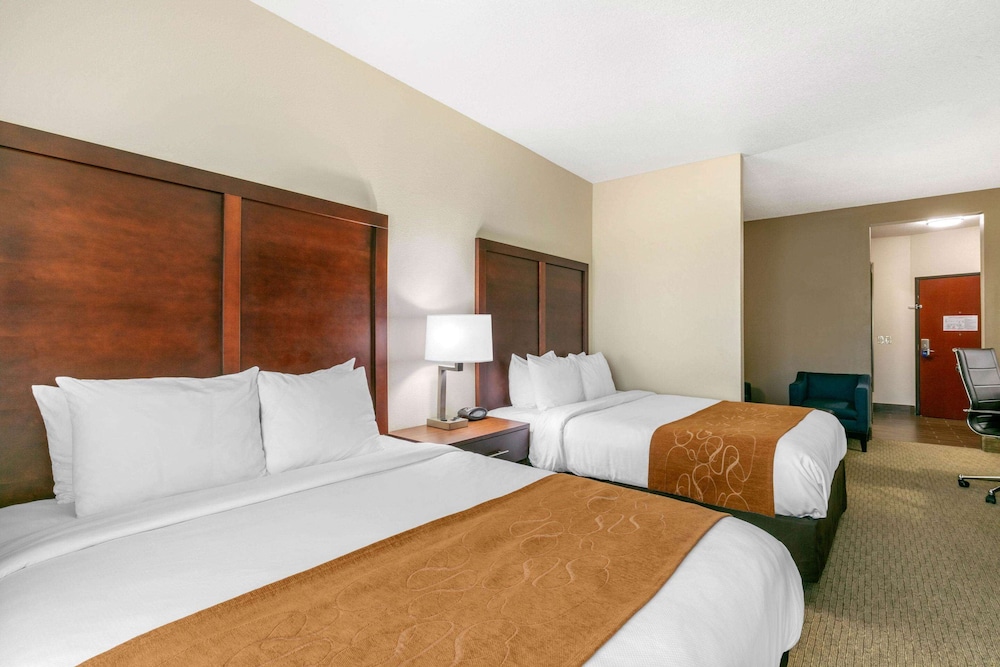 Two Queen Beds Suite - Non-Smoking. - Photo 3