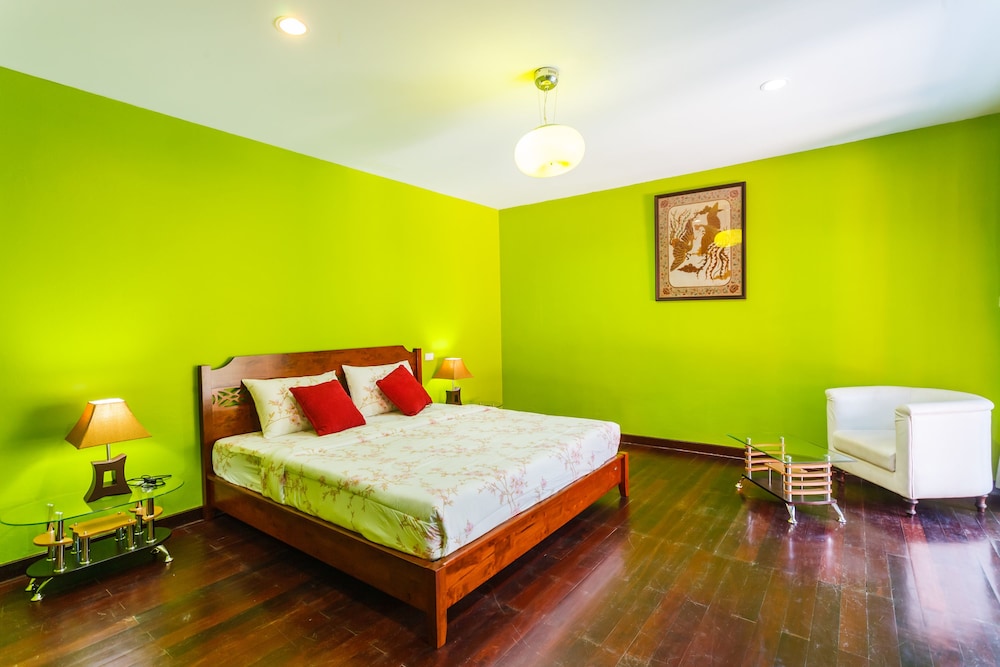 5 Bedrooms Pool Villa photo 1