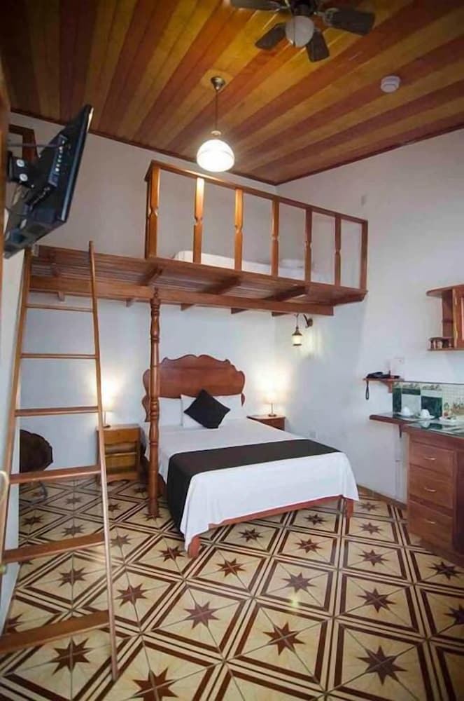 Standard Double Room photo 3