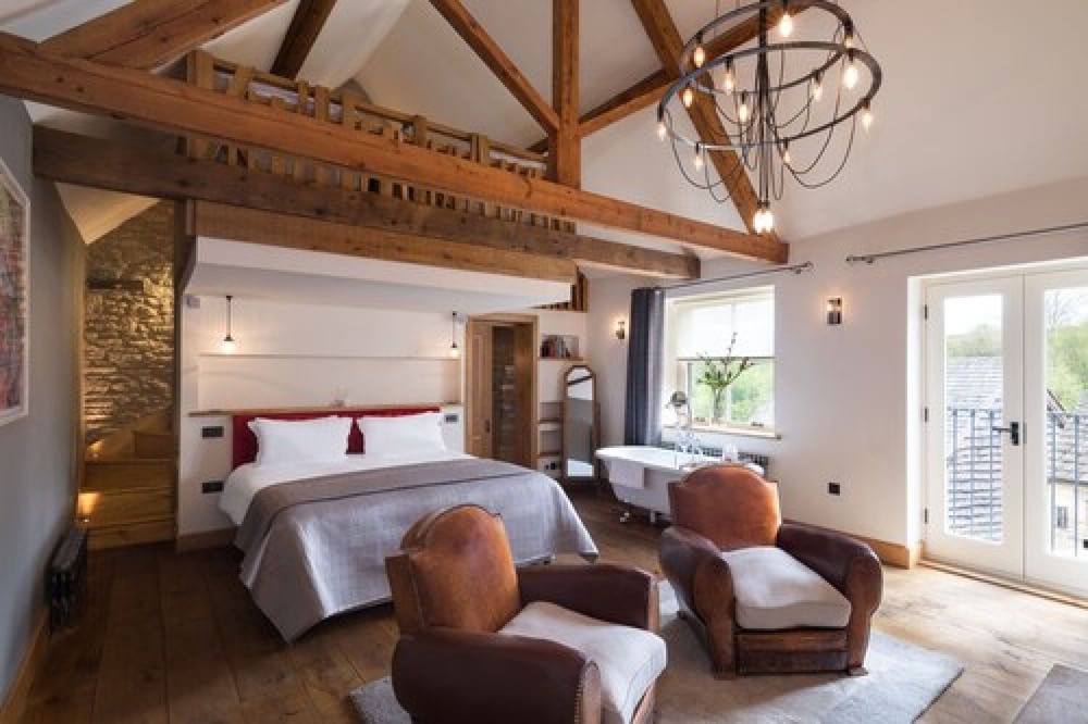 Oak Lodge photo 1