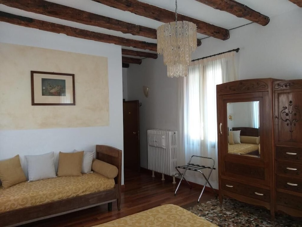 Standard Triple Room photo 2