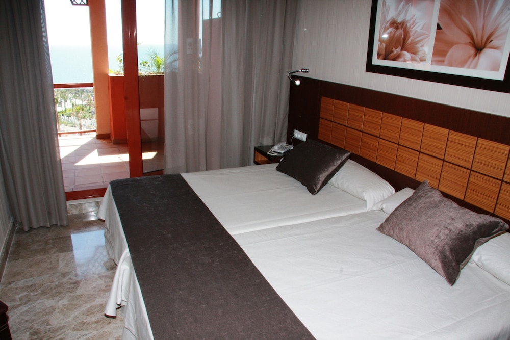 Junior Suite, Terrace, Partial Ocean View photo 3