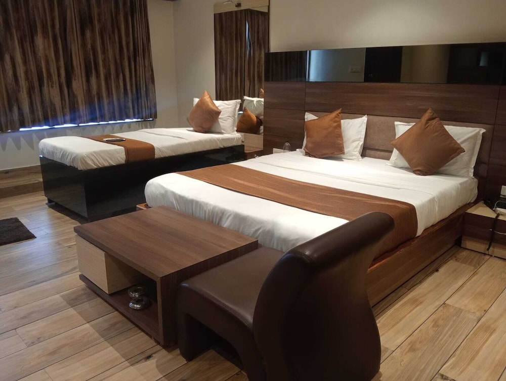 Family Double or Twin Room, City View