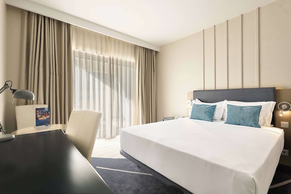 Premium Suite, 1 Queen Bed, Non Smoking, Ocean View