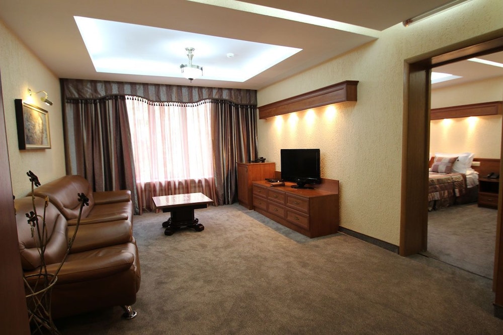 Suite, 1 Bedroom photo 1