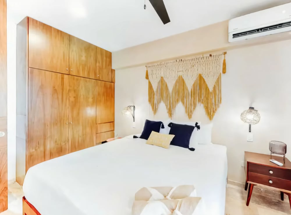 Apartment, 1 Bedroom, Pool View