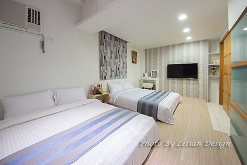 Classic Quadruple Room photo 2