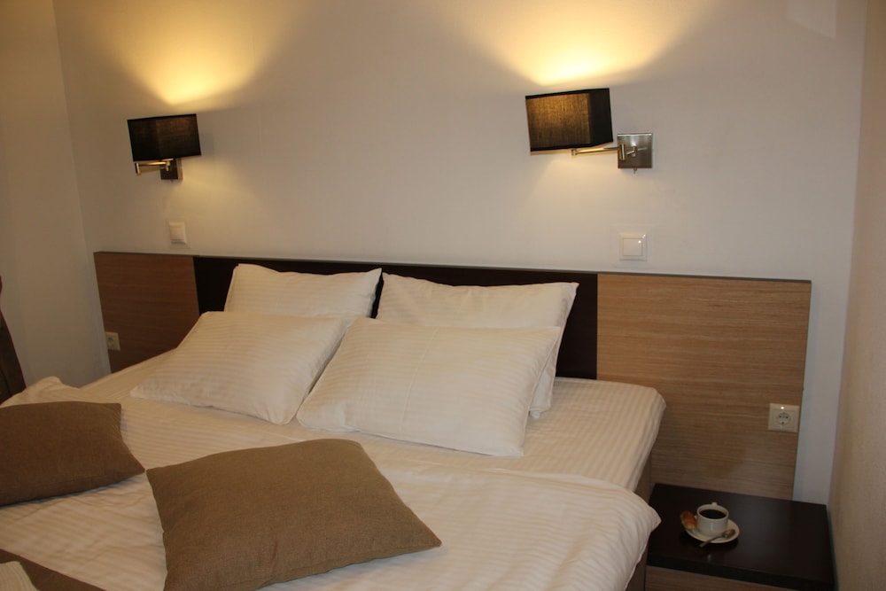 Standard Double Room photo 2