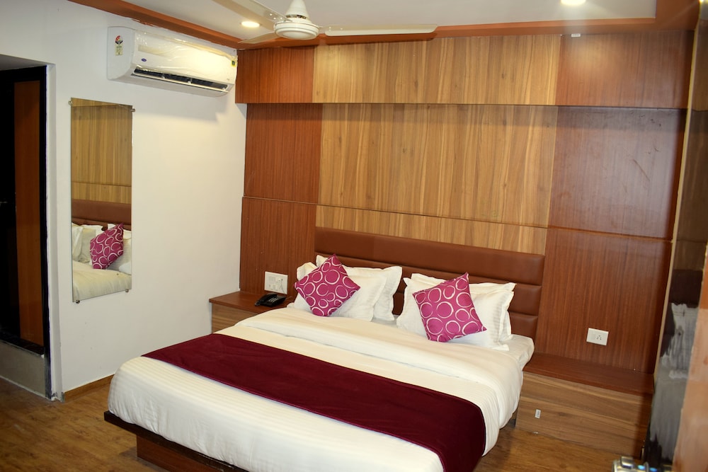 Deluxe Room - Photo 2