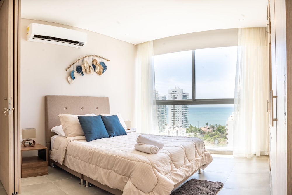 Deluxe Studio, Partial Ocean View
