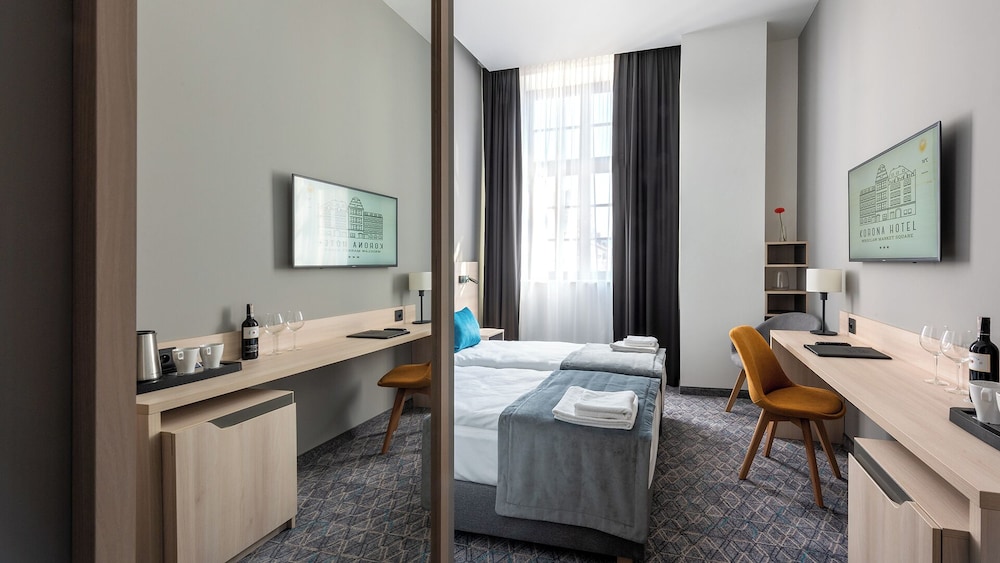 Family Room, 2 Bedrooms (3*) - Photo 3