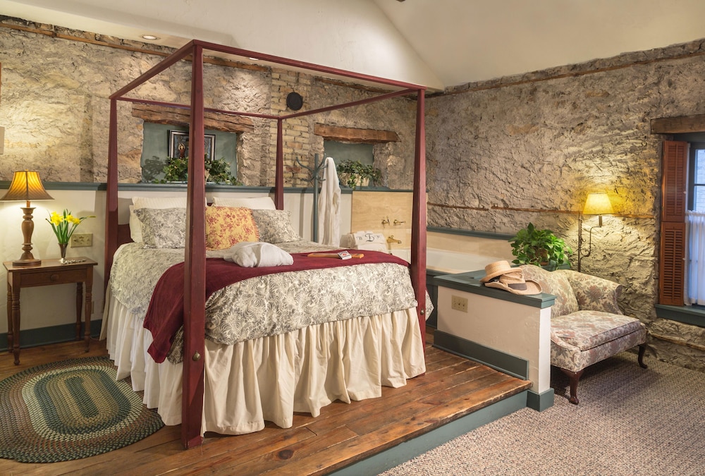 Room, 1 Queen Bed, Fireplace