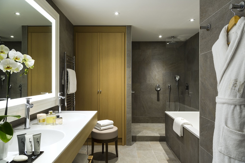 Deluxe Suite - Photo 6