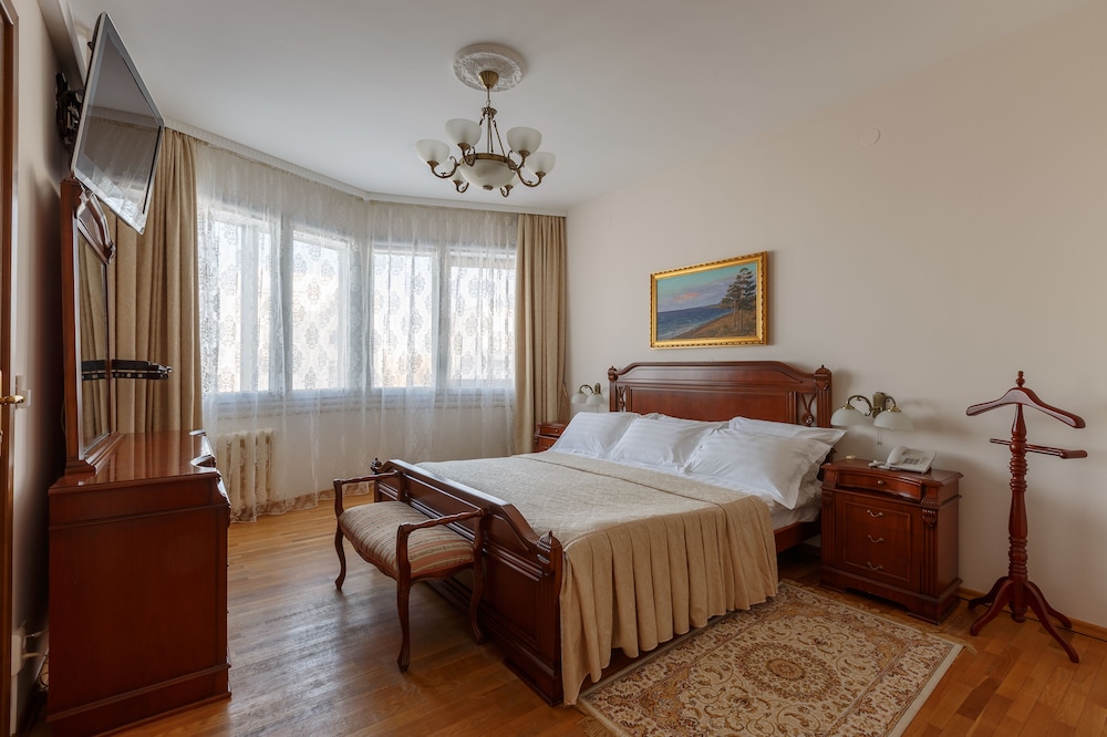 Presidential Suite, 1 Bedroom, 2 Bathrooms, River View photo 3