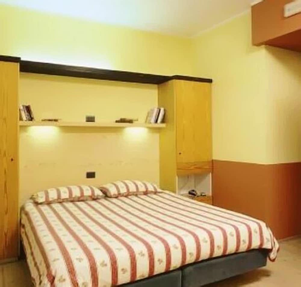 Double Room, 1 Queen Bed, Balcony photo 2